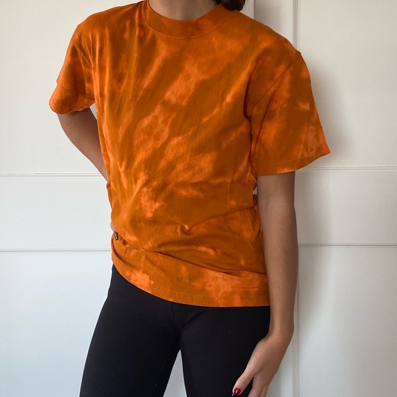 🆕Reverse Tie Dye Custom Made Sweet Orange T-shirt - Picture 5 of 8
